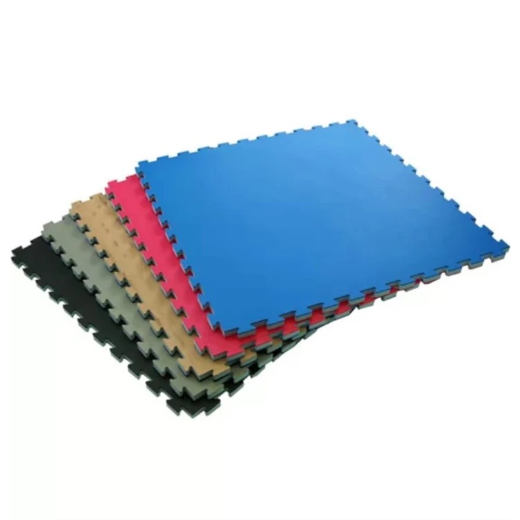 Alfombra grande de fomy 4 pzs