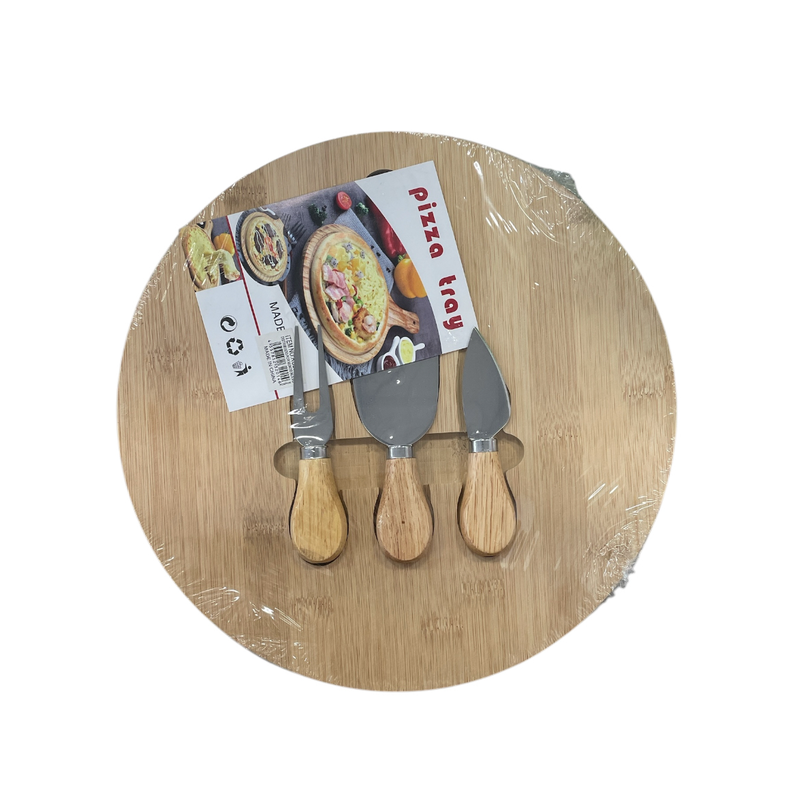 Tabla de madera redonda con 3 cortadores