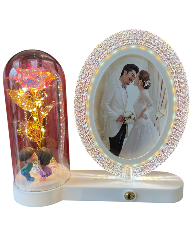 Retratera con flor eterna con luz