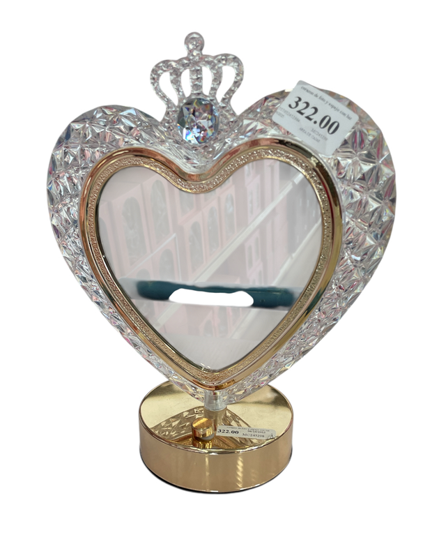 corazon de foto y espejo con luz